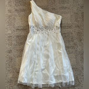 White Chiffon Mini One Shoulder Dress Women's Size 6